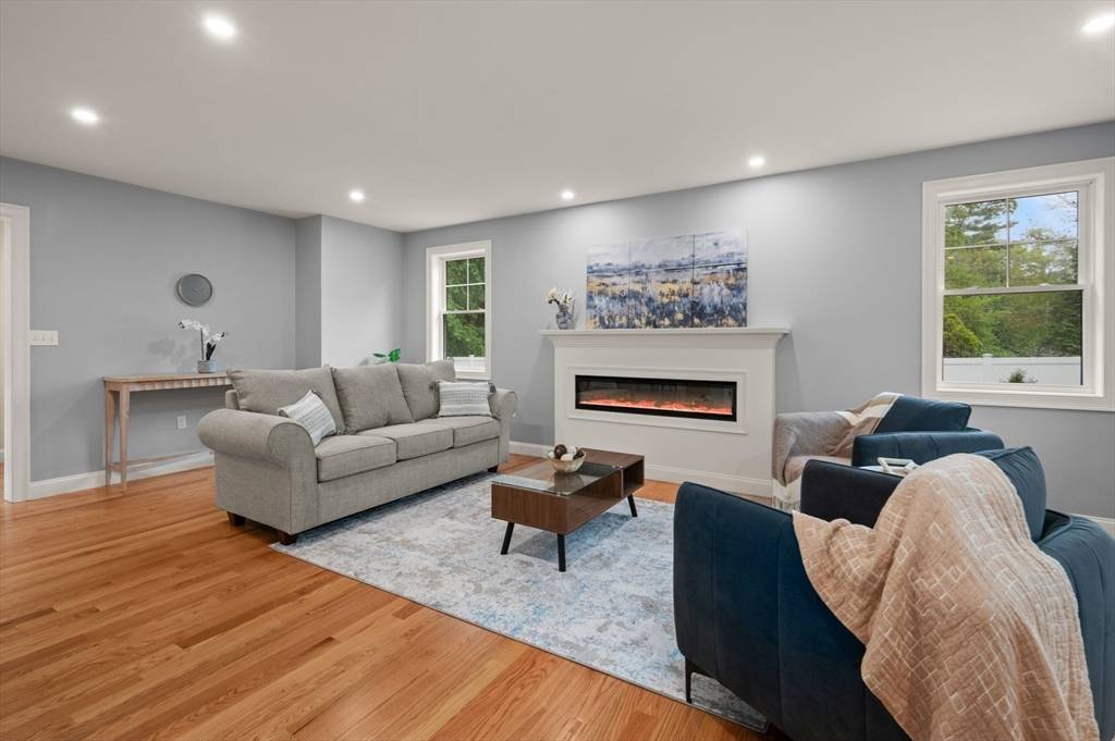 North Reading, MA 01864,23 Linwood Ave