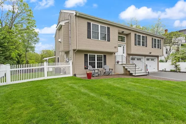 Milford, MA 01757,163 Cedar St