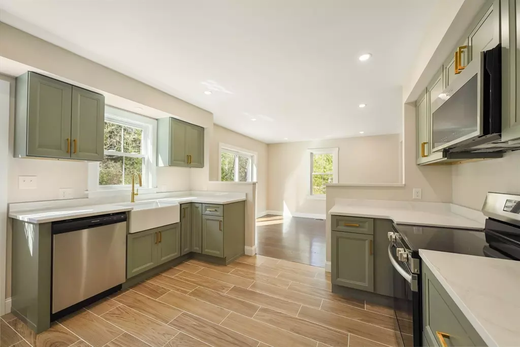 Marion, MA 02738,613 Delano Rd