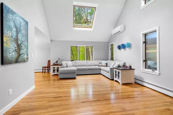 285 Raleigh Tavern Lane, North Andover, MA 01845