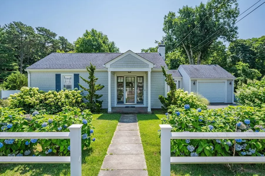 46 Pine, Falmouth, MA 02556