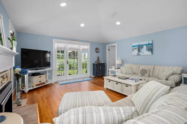 Falmouth, MA 02556,46 Pine