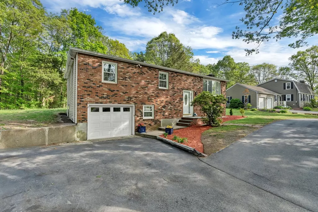 North Attleboro, MA 02760,53 Mount Hope St