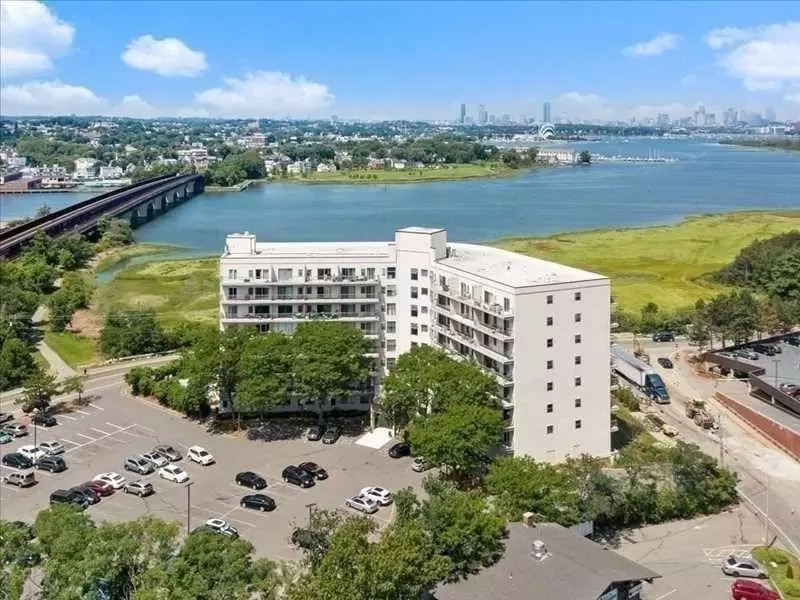 Quincy, MA 02171,133 Commander Shea Blvd #315