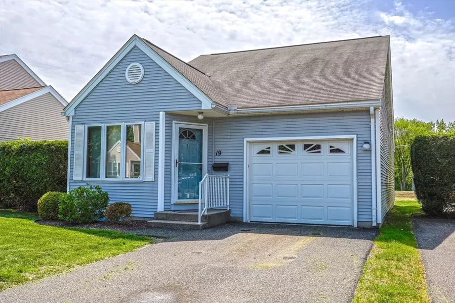19 Alvord Pl #19, South Hadley, MA 01075