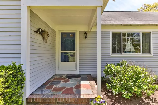Dennis, MA 02638,63 Frank Tobey Rd