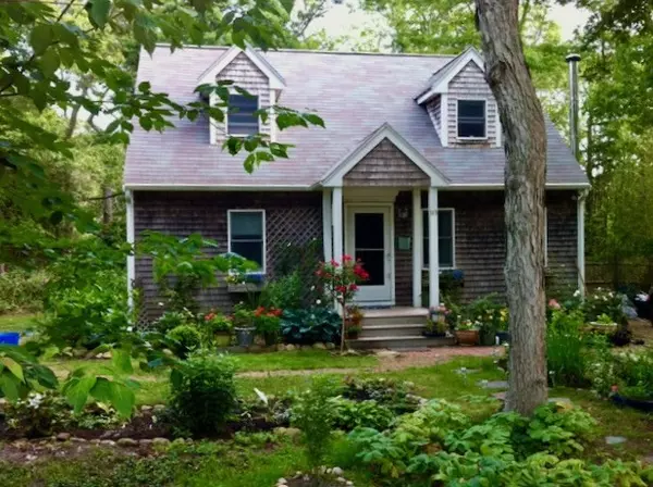 113 Leonard Circle, Tisbury, MA 02568