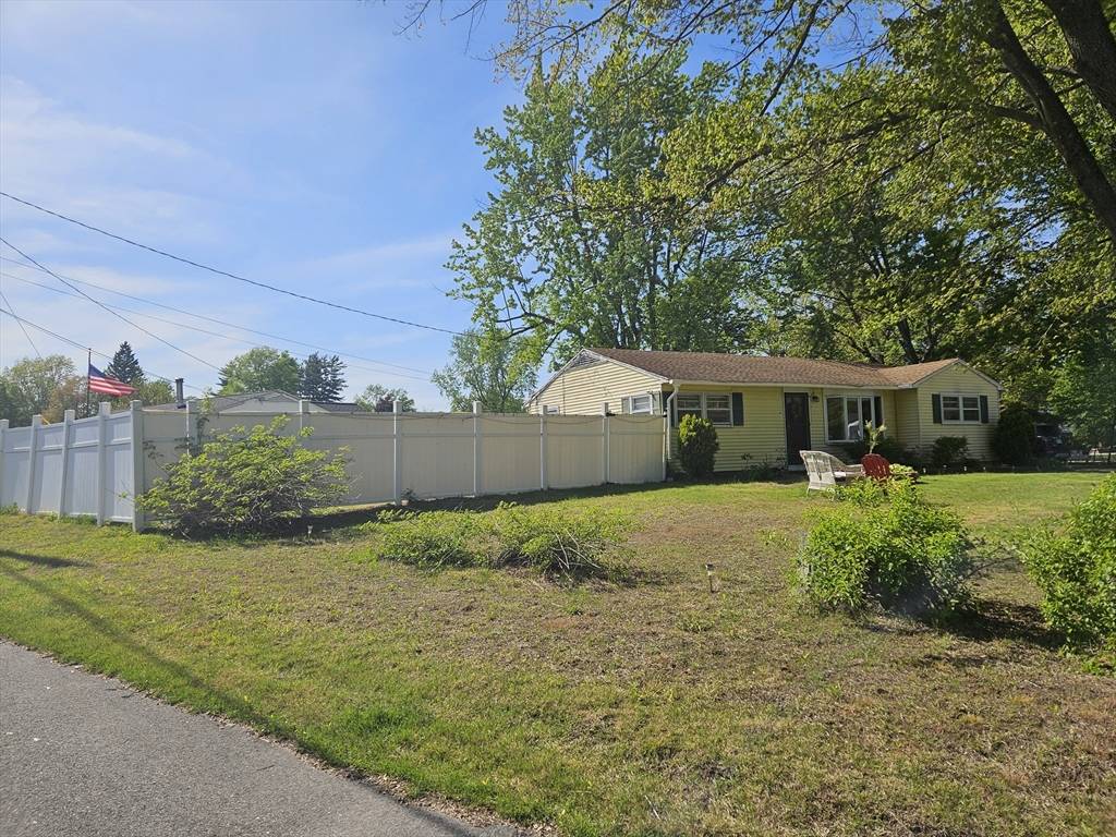 Springfield, MA 01118,20 Treetop Ave