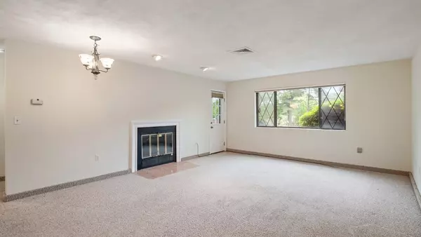 Saugus, MA 01906,7 Thomas St #J16