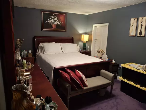 Malden, MA 02148,217-221 Highland Ave #2