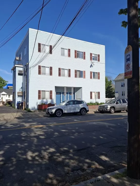 Malden, MA 02148,217-221 Highland Ave #2
