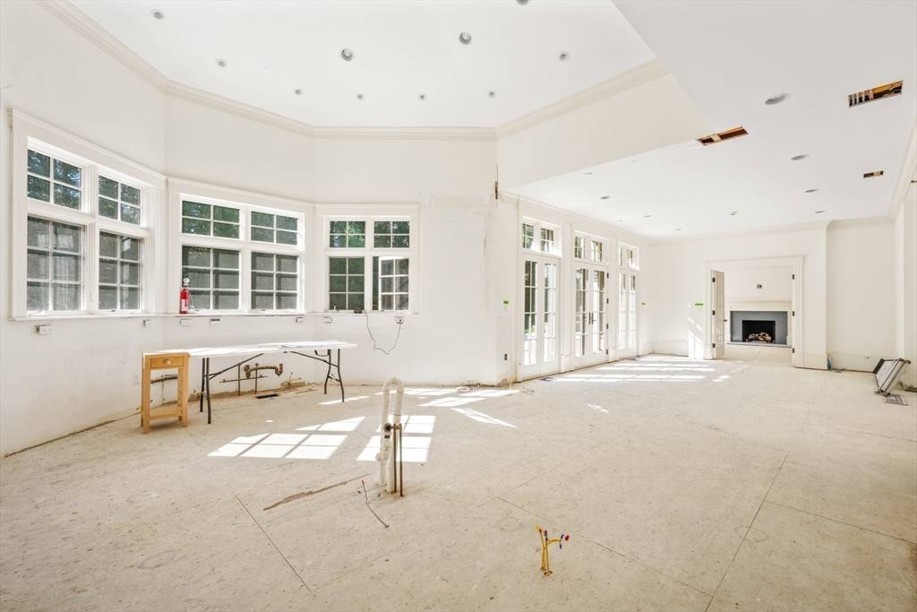 Brookline, MA 02445,118 Woodland Road