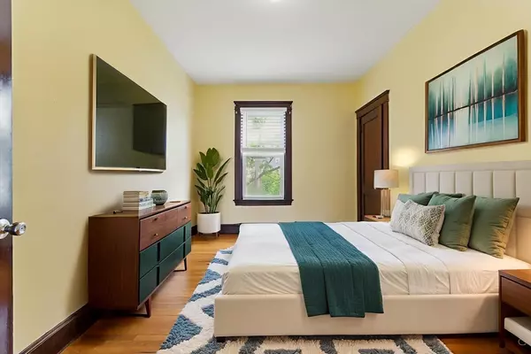 Fall River, MA 02720,466 Locust St #2