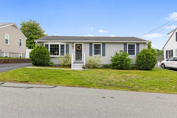 20 Maxine St, New Bedford, MA 02745