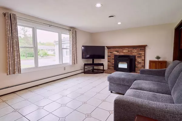 Easthampton, MA 01027,47 Overlook Drive