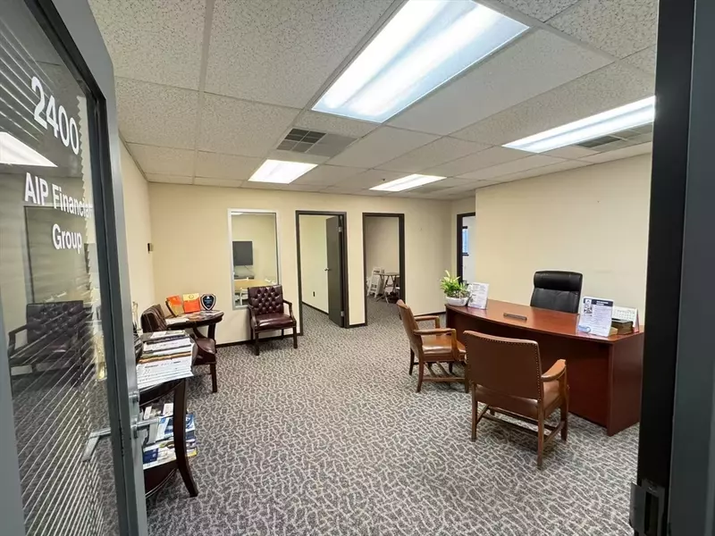 800 West Cummings Park #2400, Woburn, MA 01801