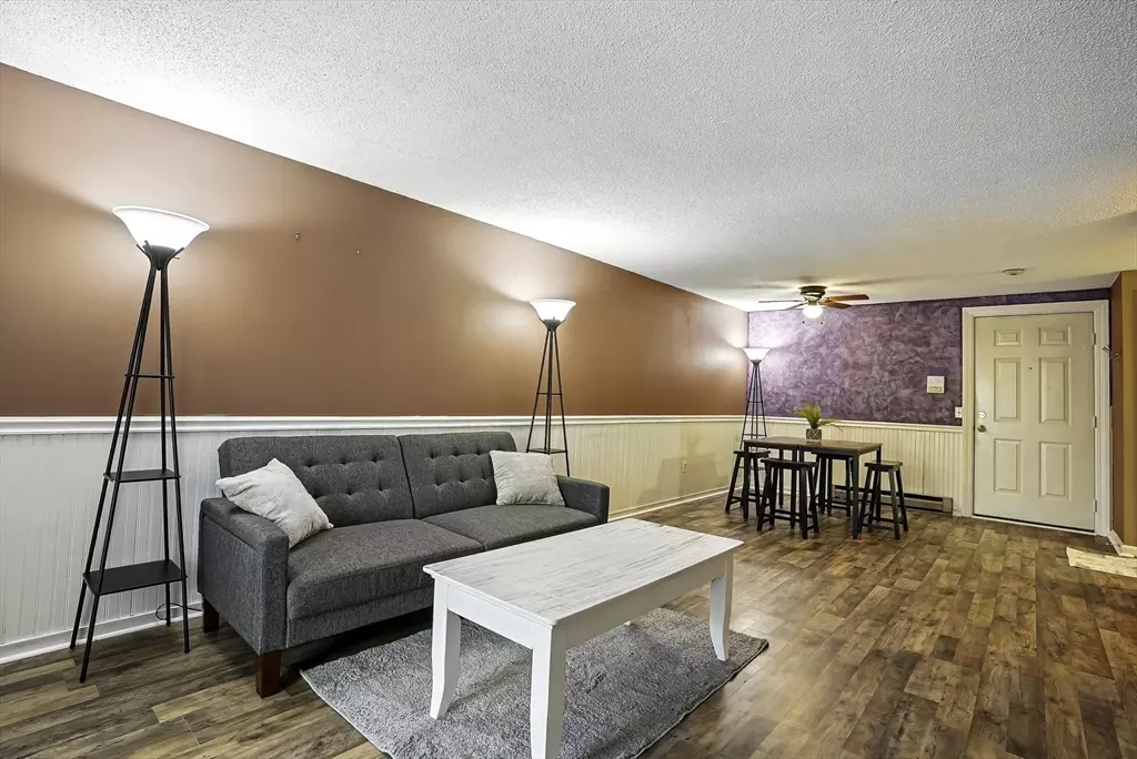 Northbridge, MA 01588,109 Heritage Dr #109