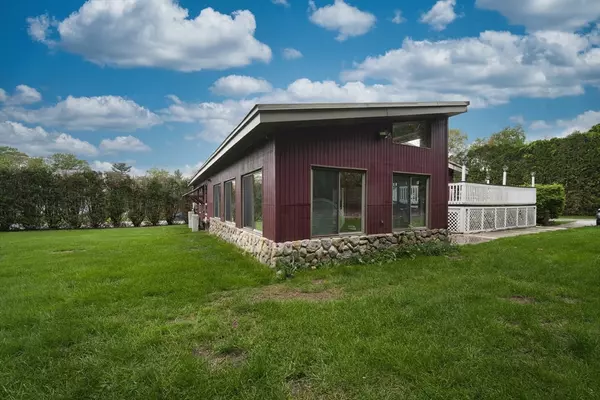 Dracut, MA 01826,79 B St
