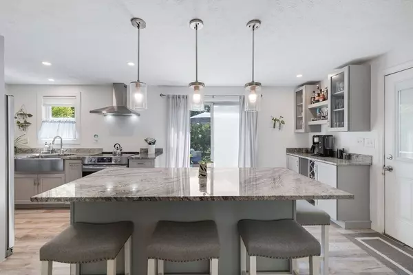 Falmouth, MA 02536,853 Sandwich