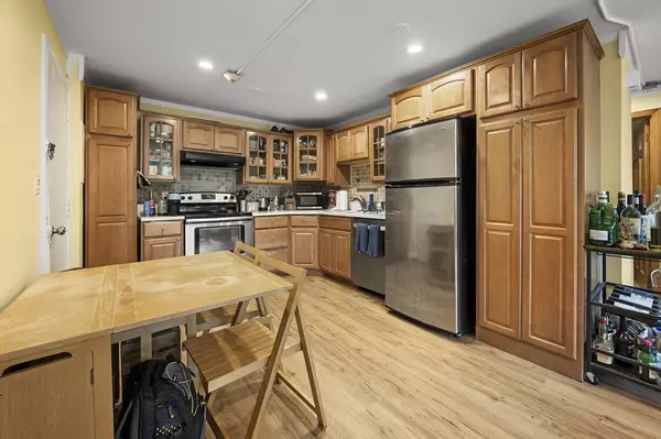 Boston, MA 02130,70 Jamaicaway #1