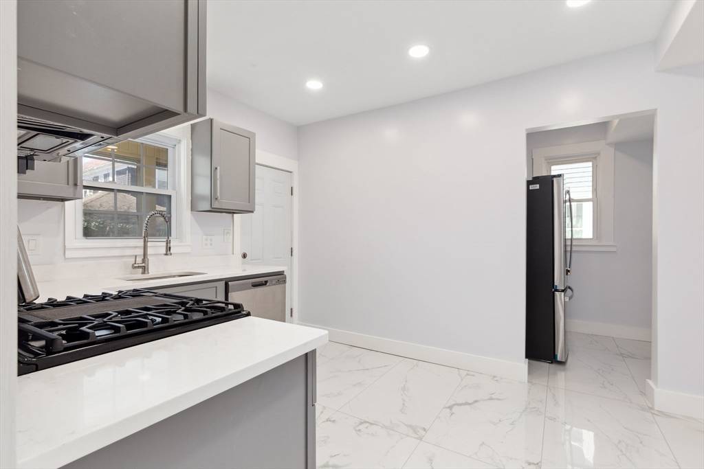 Milton, MA 02186,11 Tucker Street #1