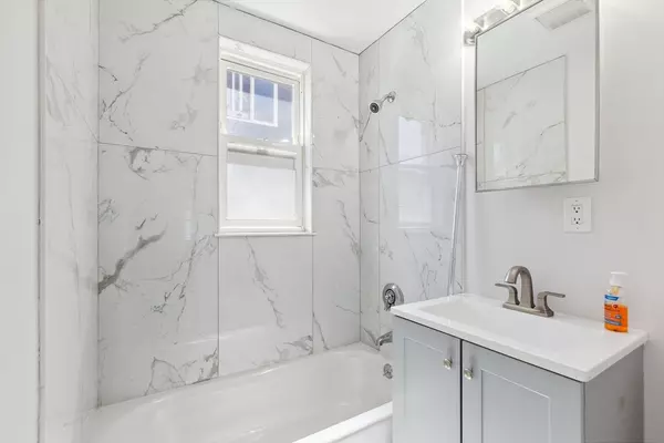 Milton, MA 02186,11 Tucker Street #2