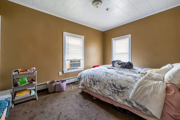 Fitchburg, MA 01420,140-142 Leighton St