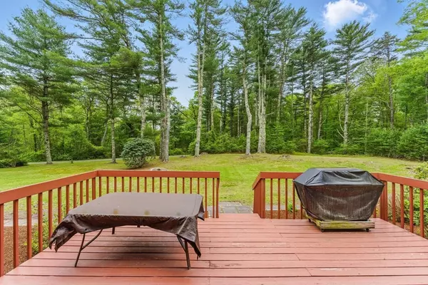 Rochester, MA 02770,709 Walnut Plain Rd