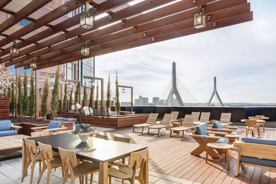 100 Lovejoy Wharf #3P, Boston, MA 02114