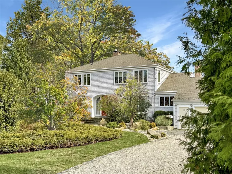 21 Fremont St, Dartmouth, MA 02748