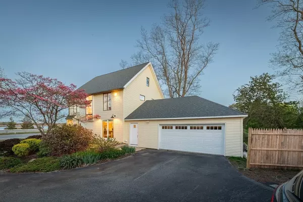 1705 Wampanoag Trl, Barrington, RI 02806