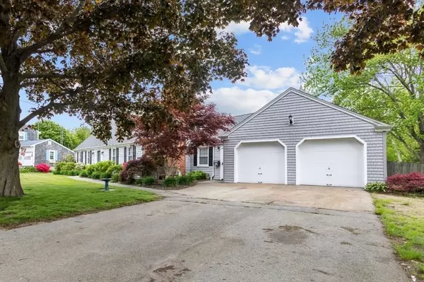 Swansea, MA 02777,1372 Gardners Neck Rd