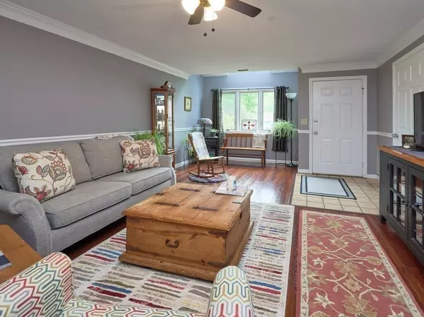 Oxford, MA 01537,66 Pleasant St #4