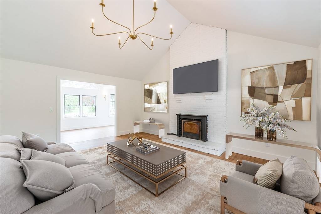 Wilbraham, MA 01095,6 Hitching Post Ln