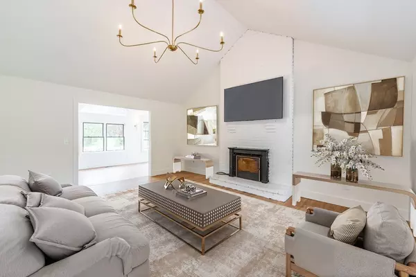 Wilbraham, MA 01095,6 Hitching Post Ln