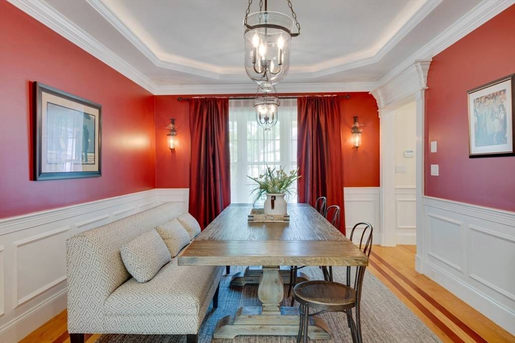 Needham, MA 02494,10 Damon Road