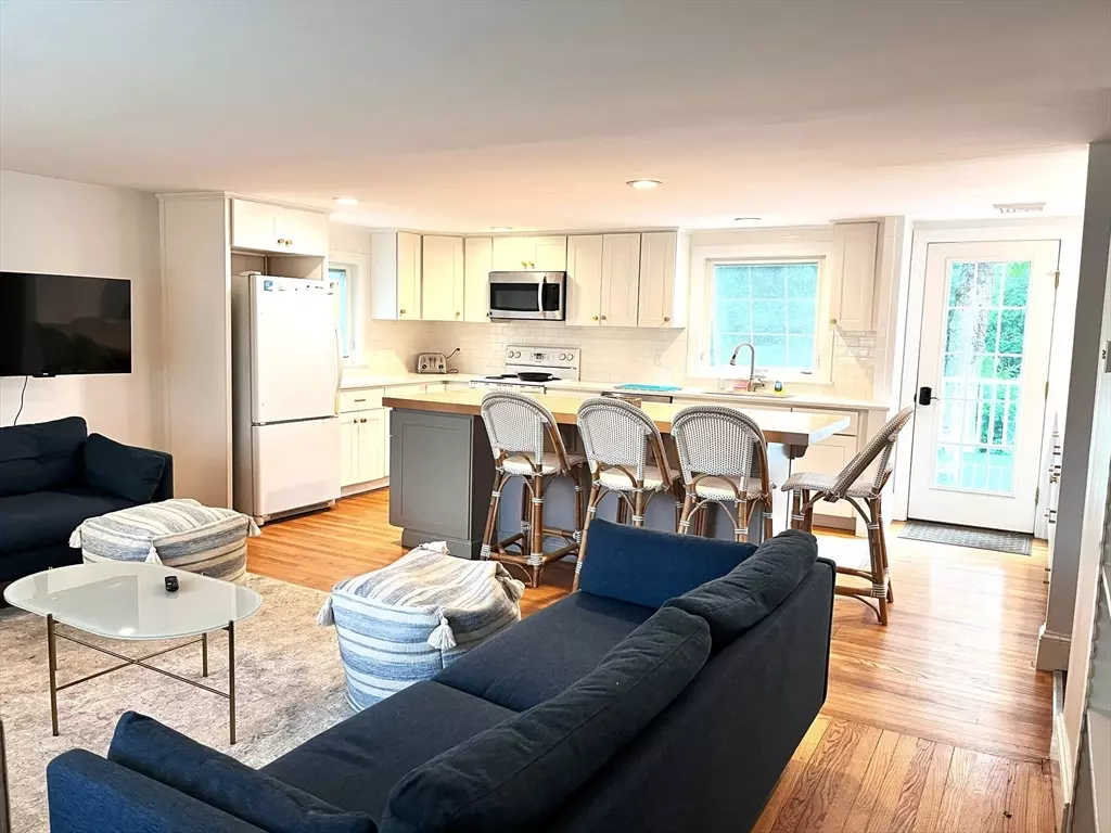 Mattapoisett, MA 02739,19 Oakland Street #SUMMER