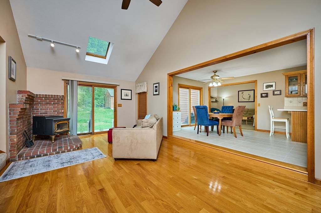 Belchertown, MA 01007,6 Pease Lane