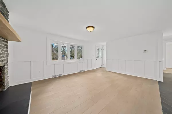 Dennis, MA 02639,6 Raintree Rd
