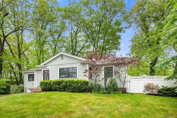 Needham, MA 02494,304 Hunting Rd