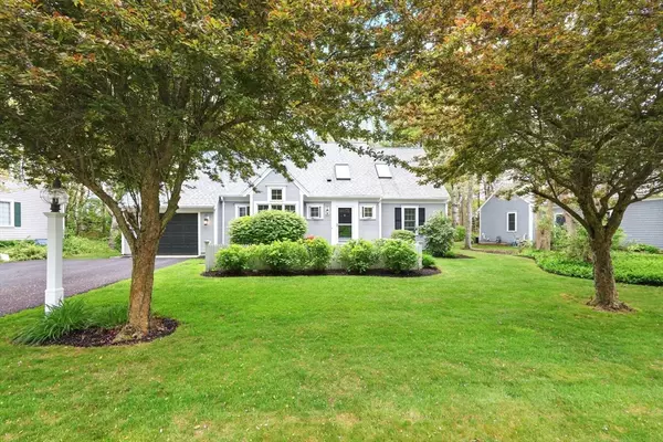 42 Daybreak Ln, Barnstable, MA 02601