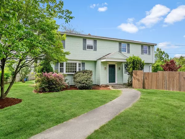 North Andover, MA 01845,4 Surrey Dr #4