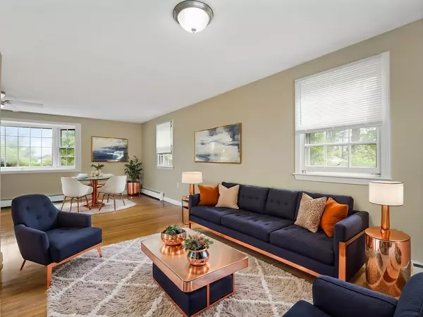 North Andover, MA 01845,4 Surrey Dr #4