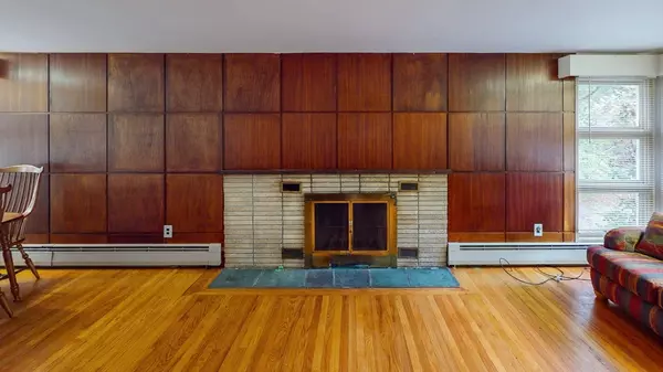 Wayland, MA 01778,116 Lincoln Road