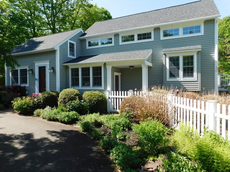 6 Peachtree Rd, East Longmeadow, MA 01028