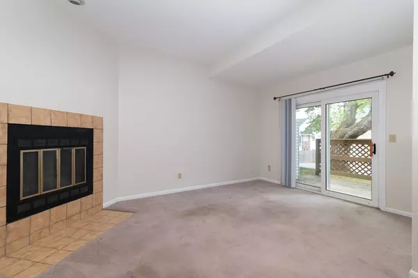 Weymouth, MA 02190,118 Tall Oaks Dr #D