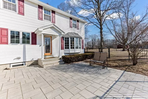 Hadley, MA 01035,11 West St