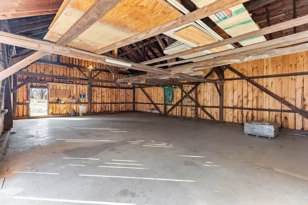 Hadley, MA 01035,11 West St