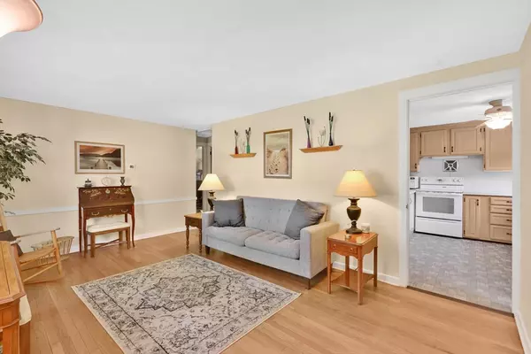 Springfield, MA 01118,76 Regal St