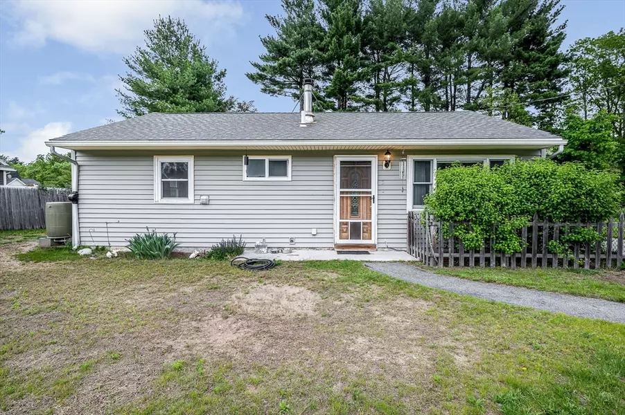5 Dirlam Cir, Tewksbury, MA 01876